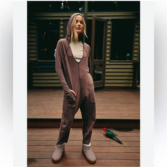 Free People Long Sleeve Onesie With Thumbholes and Hood Size L - Picture 2 of 9